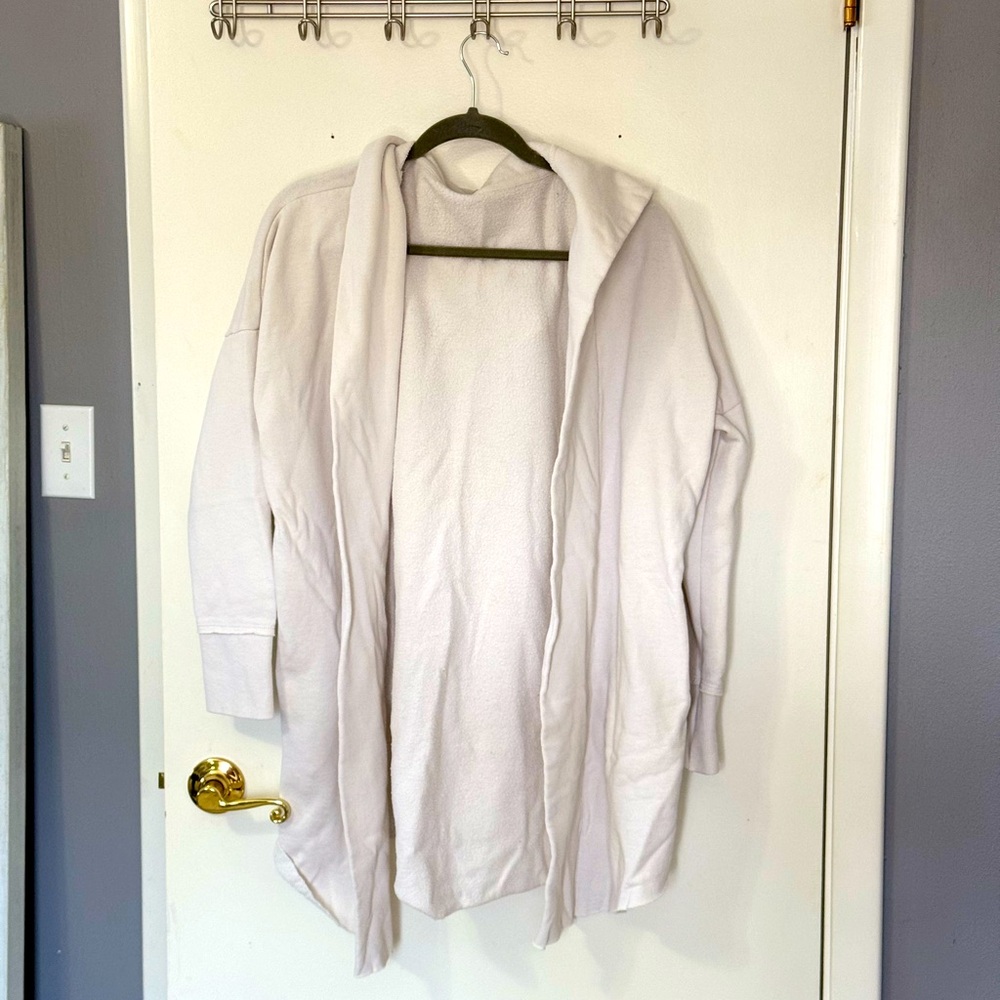 off white 
no tags indicating brand or size but fits like a large